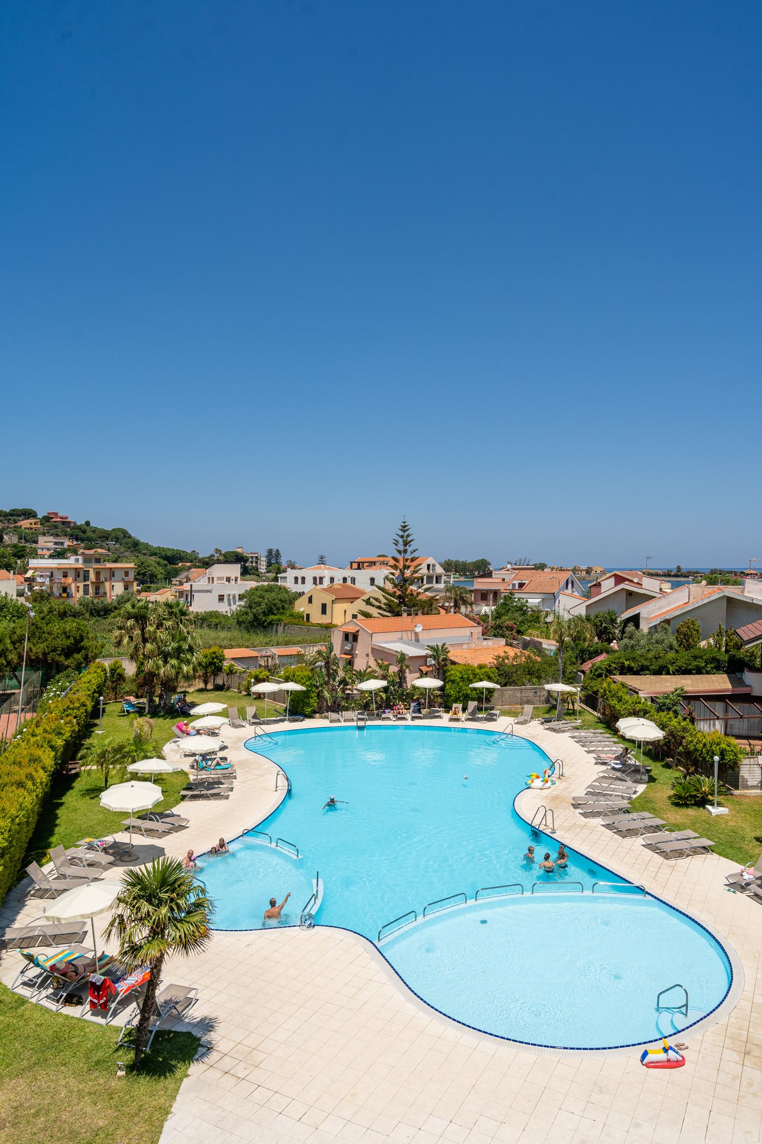 Capo Peloro Hotel (Adults Only) Torre Faro Bagian luar foto