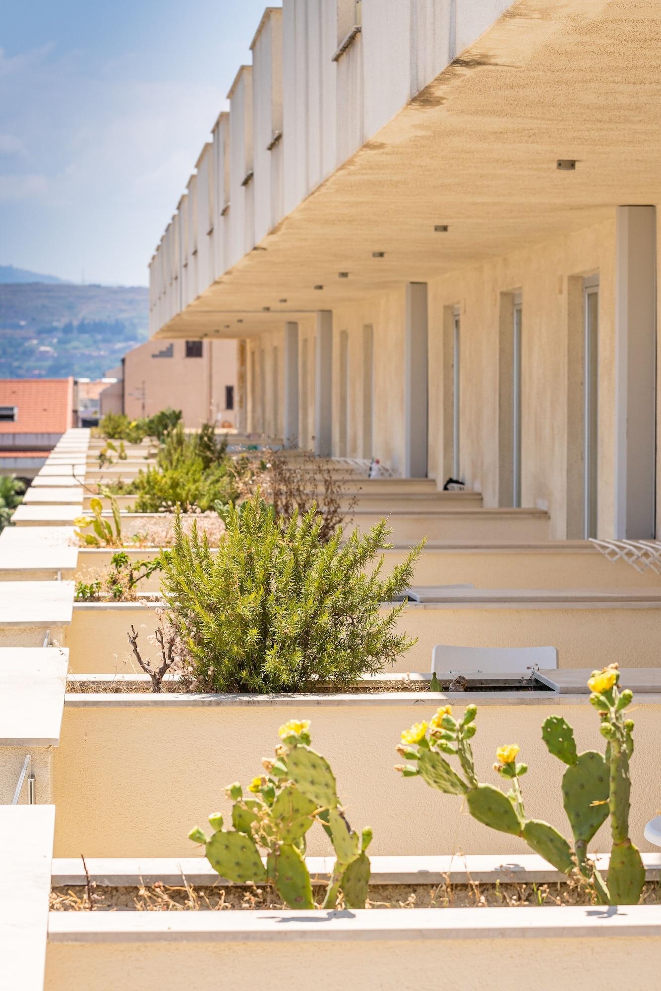 Capo Peloro Hotel (Adults Only) Torre Faro Bagian luar foto